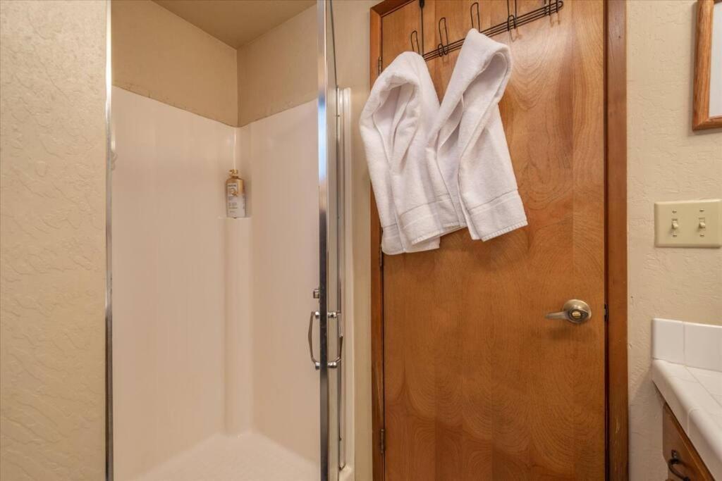3Br Tahoe Donner Cabin With Hoa Perks Like Pools Hot-Tub Minutes To Trails Lake Golf Truckee Ngoại thất bức ảnh